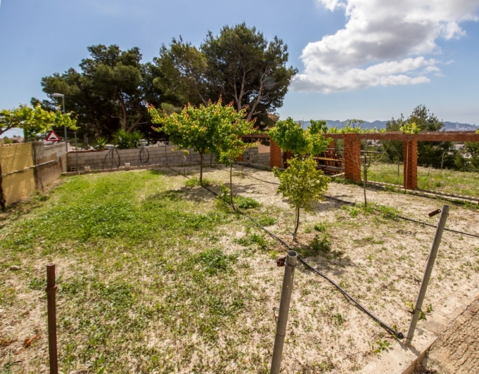 GRAN VILLA EN VENTA EN LA NUCIA
