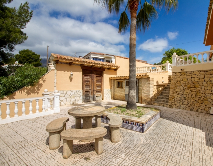 GRAN VILLA EN VENTA EN LA NUCIA