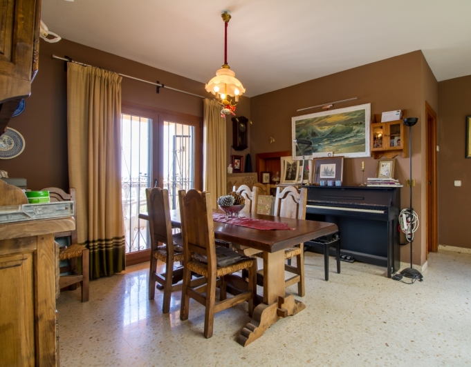 GRAN VILLA EN VENTA EN LA NUCIA