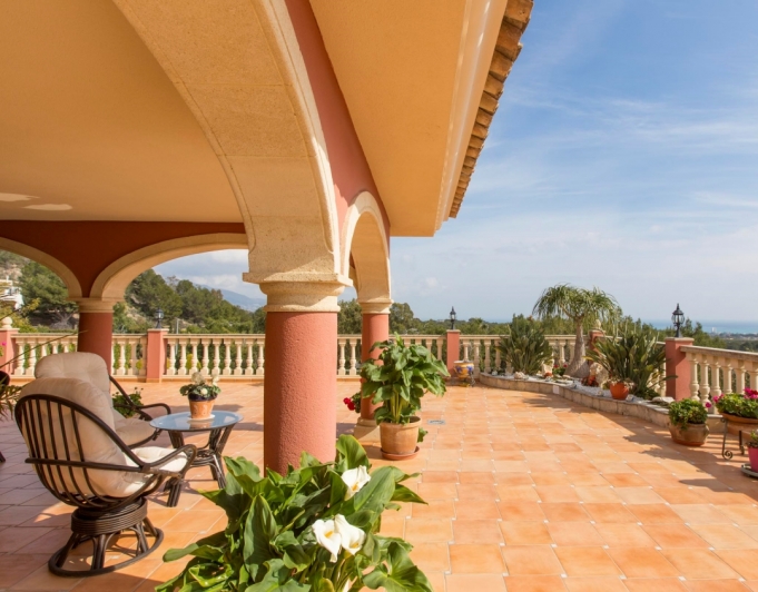 LUXE VILLA TE KOOP IN ALFAZ DEL PI