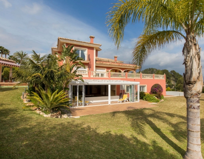 LUXE VILLA TE KOOP IN ALFAZ DEL PI