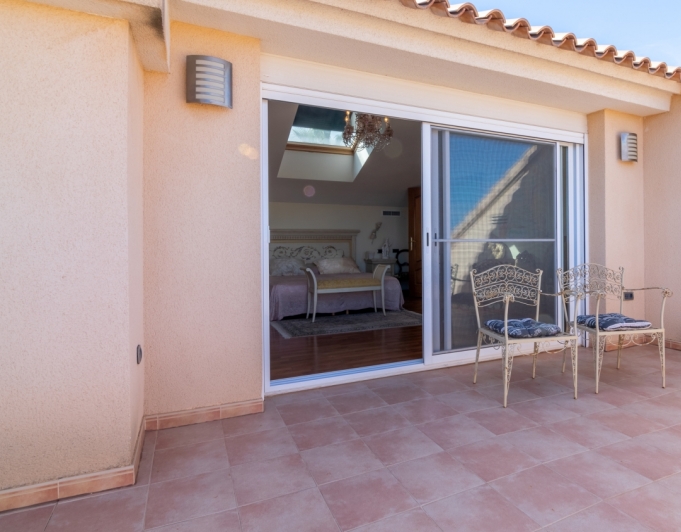 VILLA CON VISTAS PERFECTAS EN VENTA EN LA NUCIA