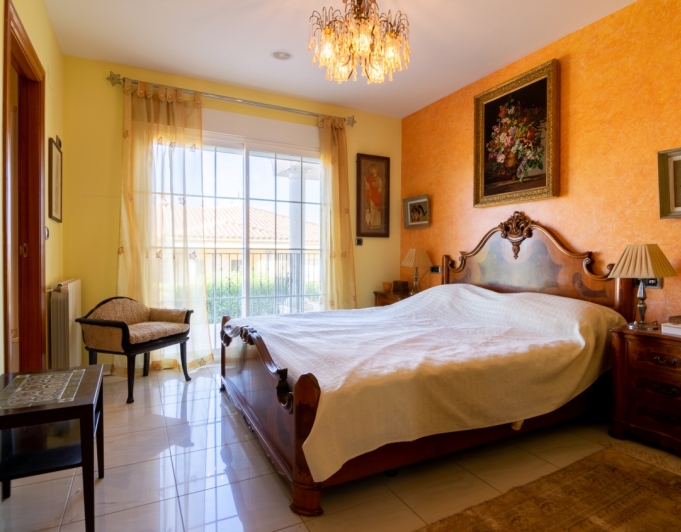 VILLA CON VISTAS PERFECTAS EN VENTA EN LA NUCIA