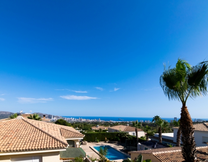 VILLA CON VISTAS PERFECTAS EN VENTA EN LA NUCIA