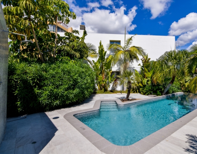 LARGE SEMI-DETACHED VILLA FOR SALE IN ALBIR