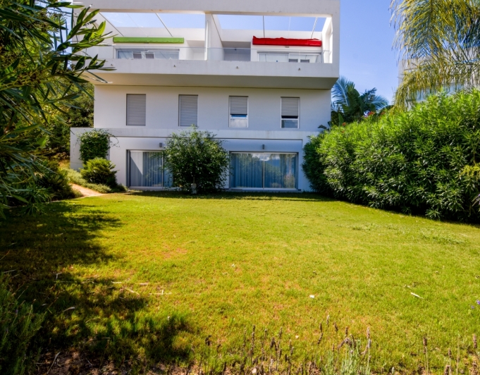LARGE SEMI-DETACHED VILLA FOR SALE IN ALBIR
