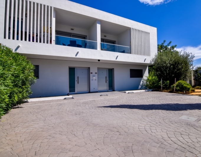 LARGE SEMI-DETACHED VILLA FOR SALE IN ALBIR