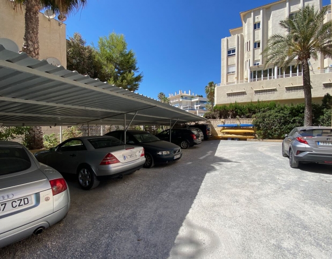 Elégant appartement à vendre sur le front de mer avec une vue fantastique sur la mer