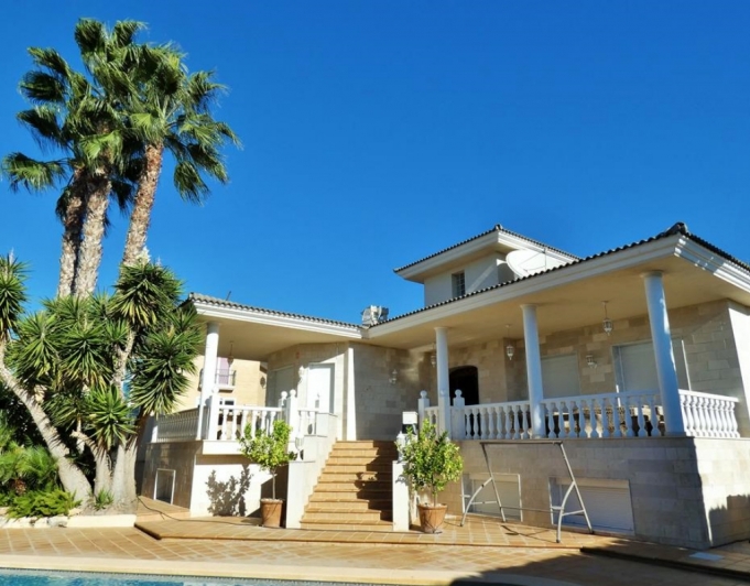 Gran chalet independiente de lujo en venta en Alfaz del Pi