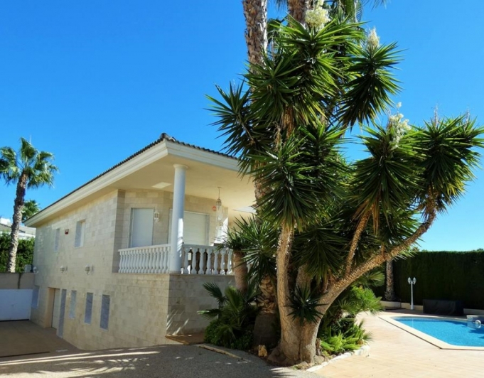 Gran chalet independiente de lujo en venta en Alfaz del Pi