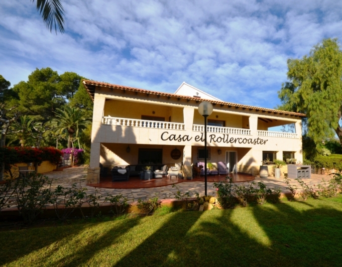 Hermosa Villa Rustica  en venta en Alfaz del pi