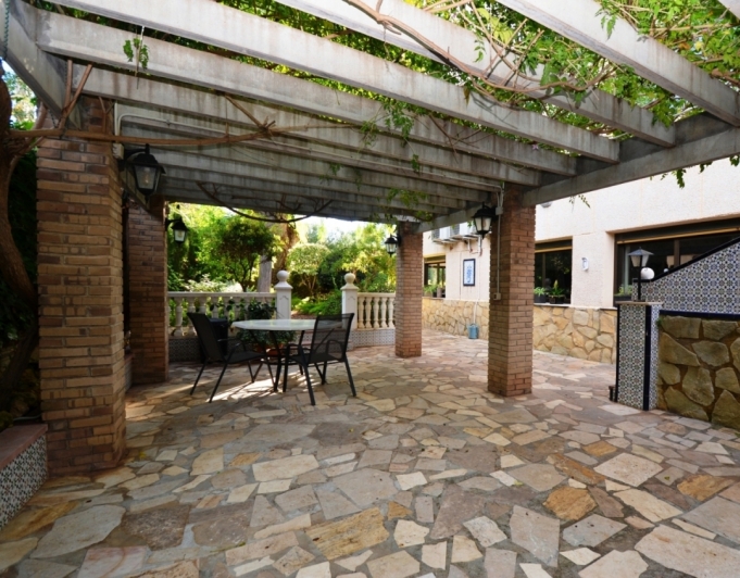 Hermosa Villa Rustica  en venta en Alfaz del pi