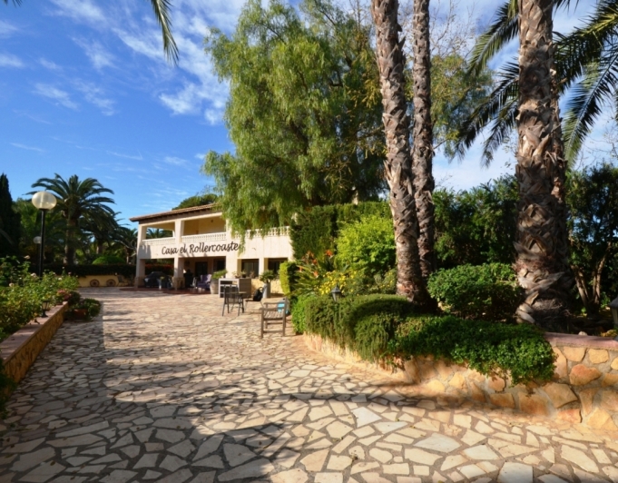 Hermosa Villa Rustica  en venta en Alfaz del pi