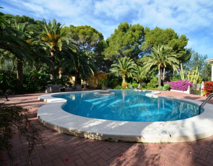 Hermosa Villa Rustica  en venta en Alfaz del pi