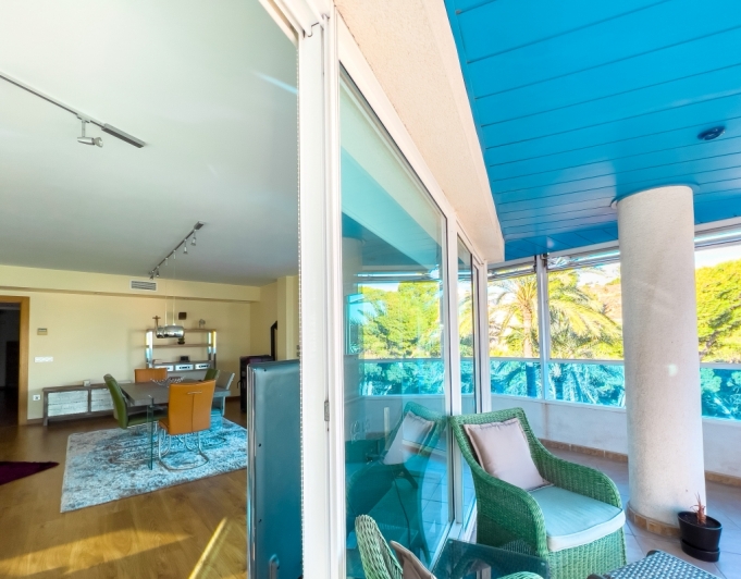 AMPLIO APARTAMENTO EN VENTA EN ALTEA PLAYA
