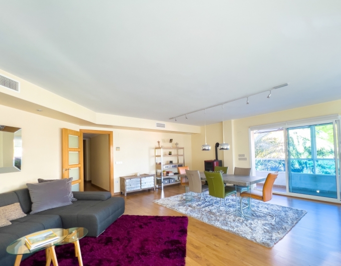 AMPLIO APARTAMENTO EN VENTA EN ALTEA PLAYA