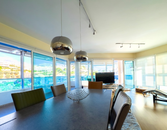 AMPLIO APARTAMENTO EN VENTA EN ALTEA PLAYA
