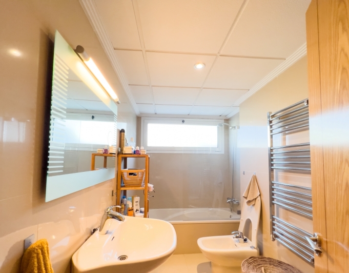 AMPLIO APARTAMENTO EN VENTA EN ALTEA PLAYA