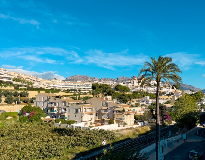AMPLIO APARTAMENTO EN VENTA EN ALTEA PLAYA