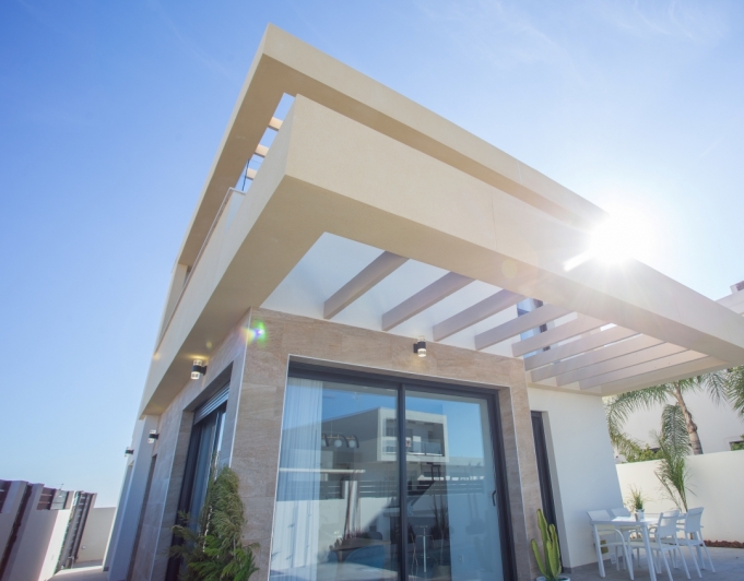 VILLA MUY SOLEADA EN VENTA EN LOS MONTESINOS