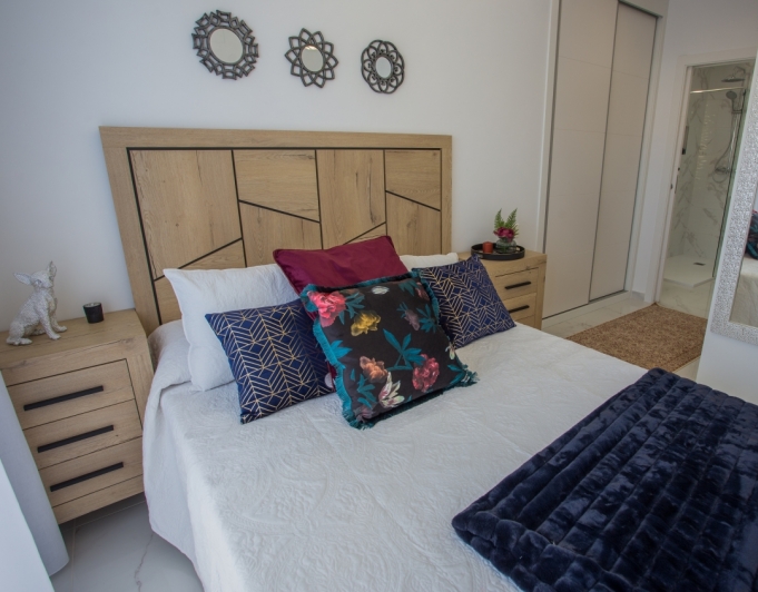 VILLA MUY SOLEADA EN VENTA EN LOS MONTESINOS