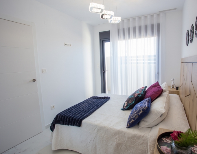 VILLA MUY SOLEADA EN VENTA EN LOS MONTESINOS