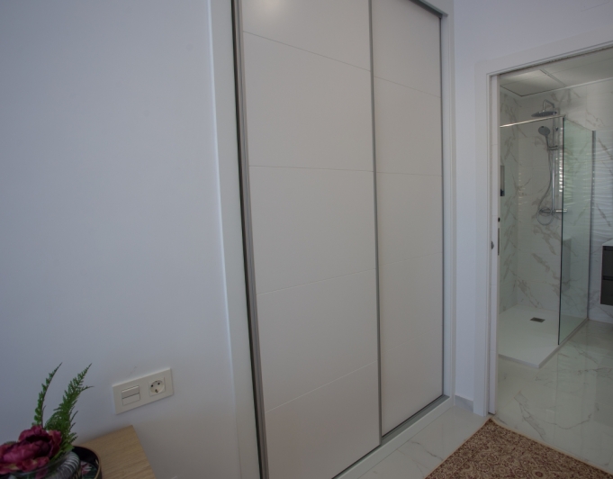 VILLA MUY SOLEADA EN VENTA EN LOS MONTESINOS