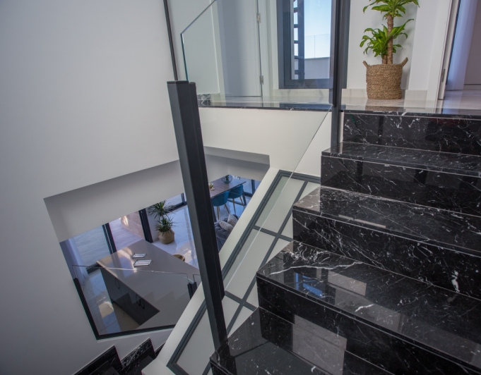 VILLA MUY SOLEADA EN VENTA EN LOS MONTESINOS