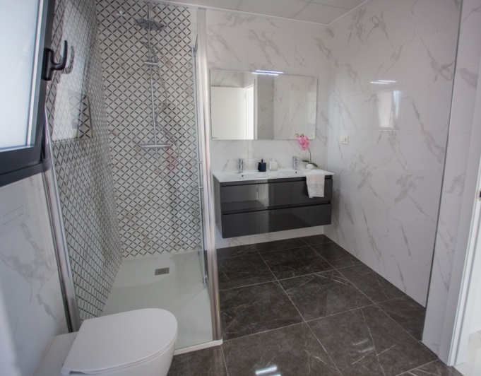 VILLA MUY SOLEADA EN VENTA EN LOS MONTESINOS