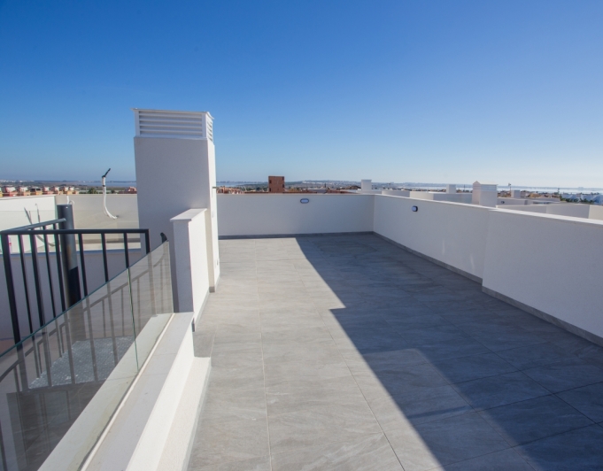 VILLA MUY SOLEADA EN VENTA EN LOS MONTESINOS