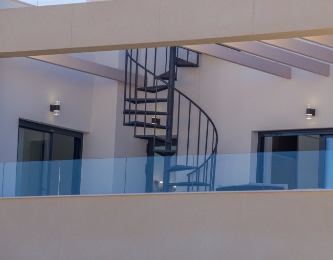 VILLA MUY SOLEADA EN VENTA EN LOS MONTESINOS