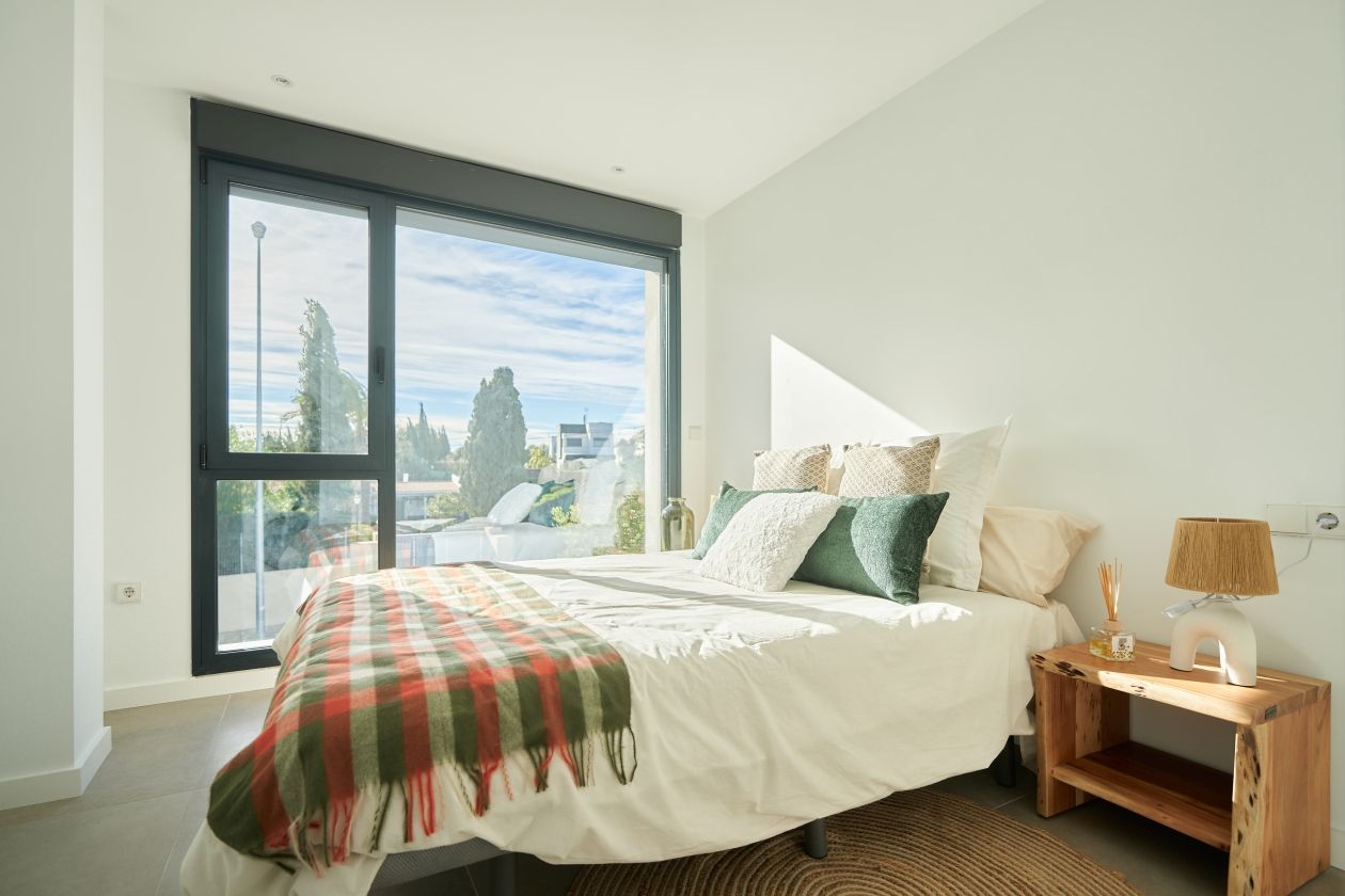 EN VENTA 21 VILLAS UNIFAMILIARES CON JARDÍN Y PISCINA EN ALICANTE