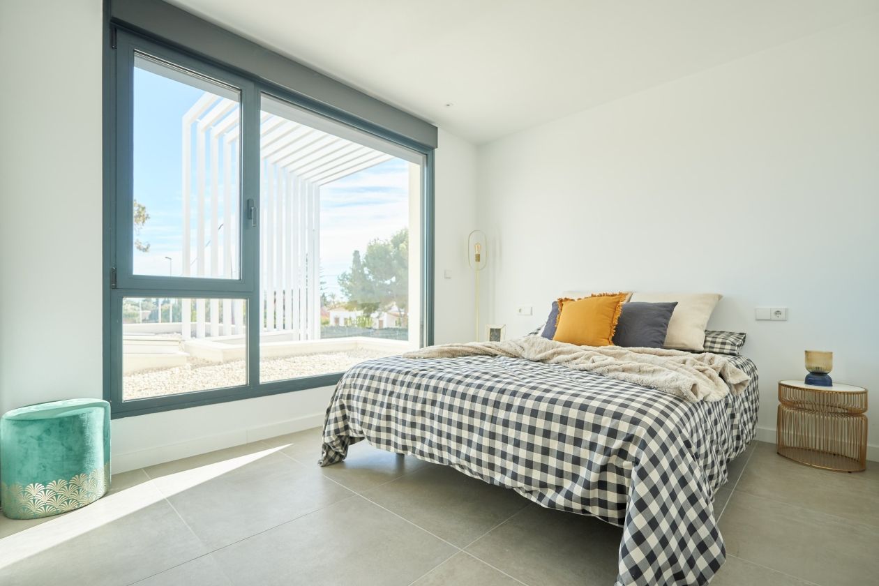 EN VENTA 21 VILLAS UNIFAMILIARES CON JARDÍN Y PISCINA EN ALICANTE