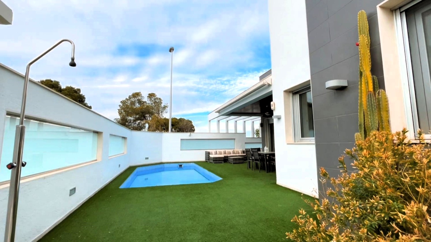 GRAN VILLA EN VENTA EN ALICANTE
