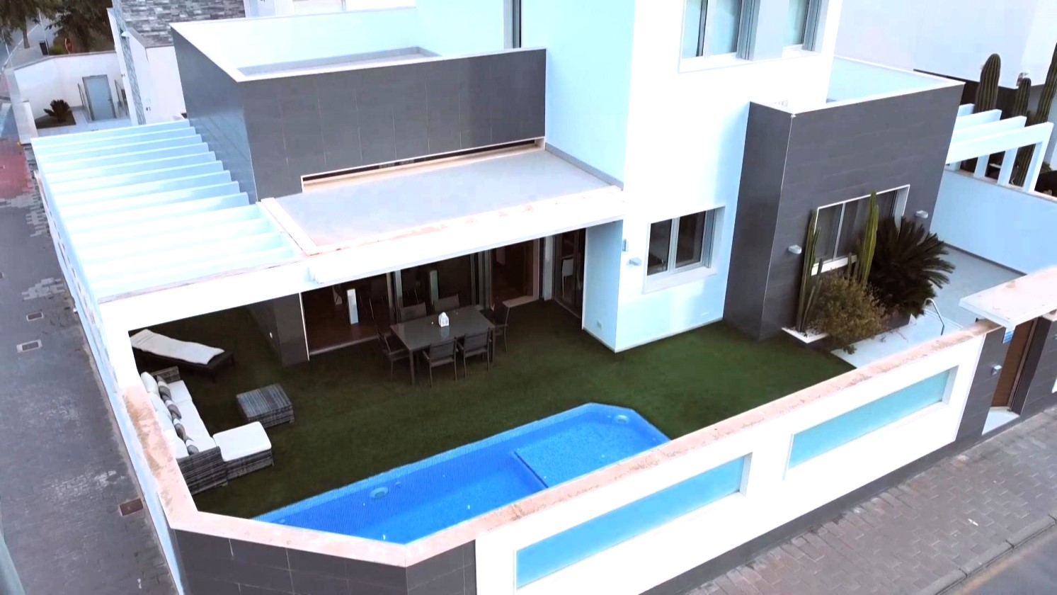 GRAN VILLA EN VENTA EN ALICANTE