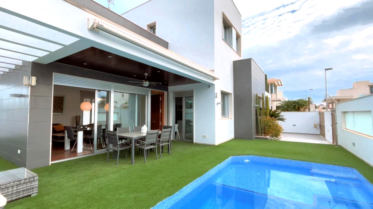 GRAN VILLA EN VENTA EN ALICANTE