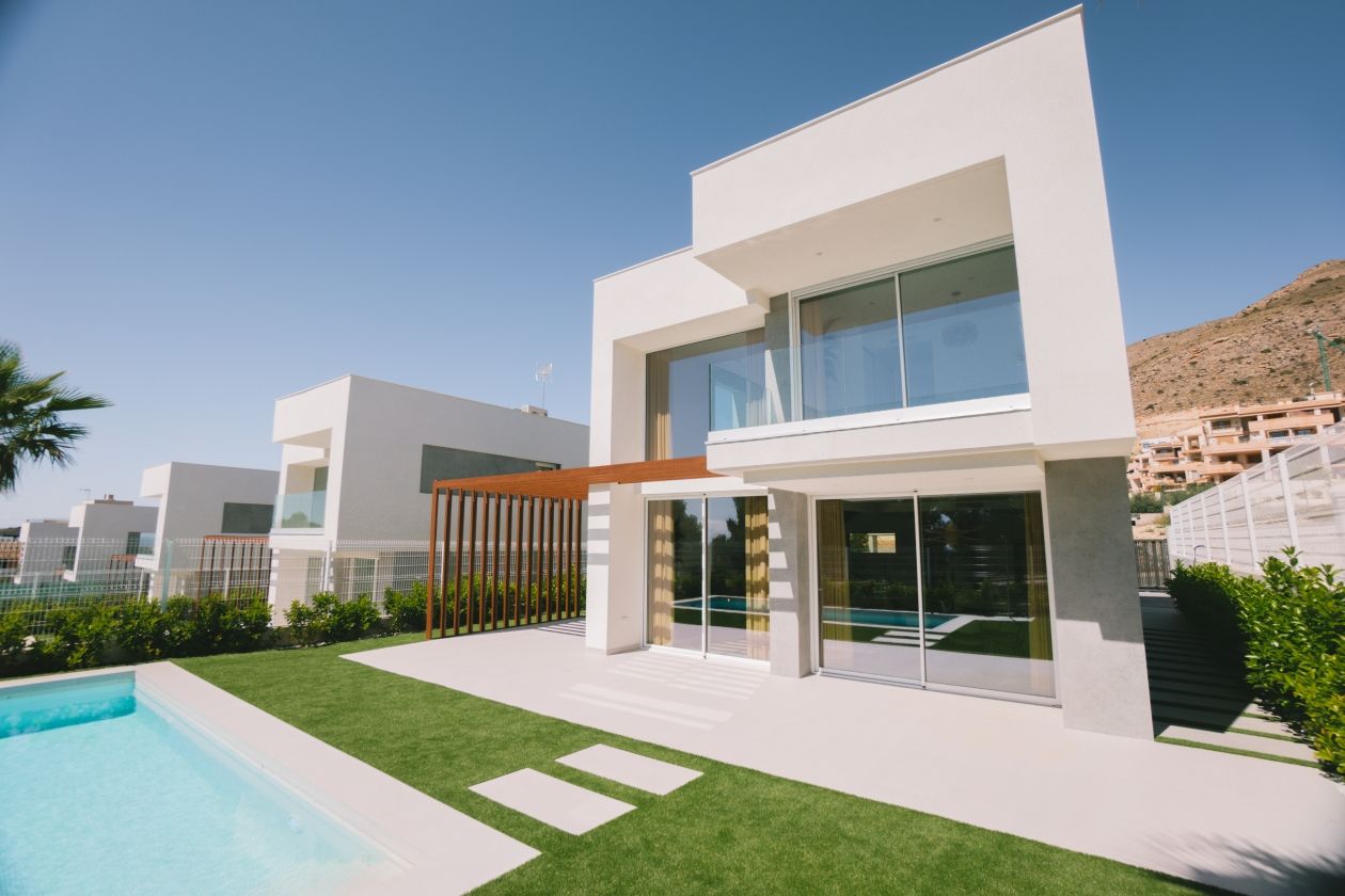 VILLAS  MODERNAS independientes en venta  en Finestrat-Benidorm.