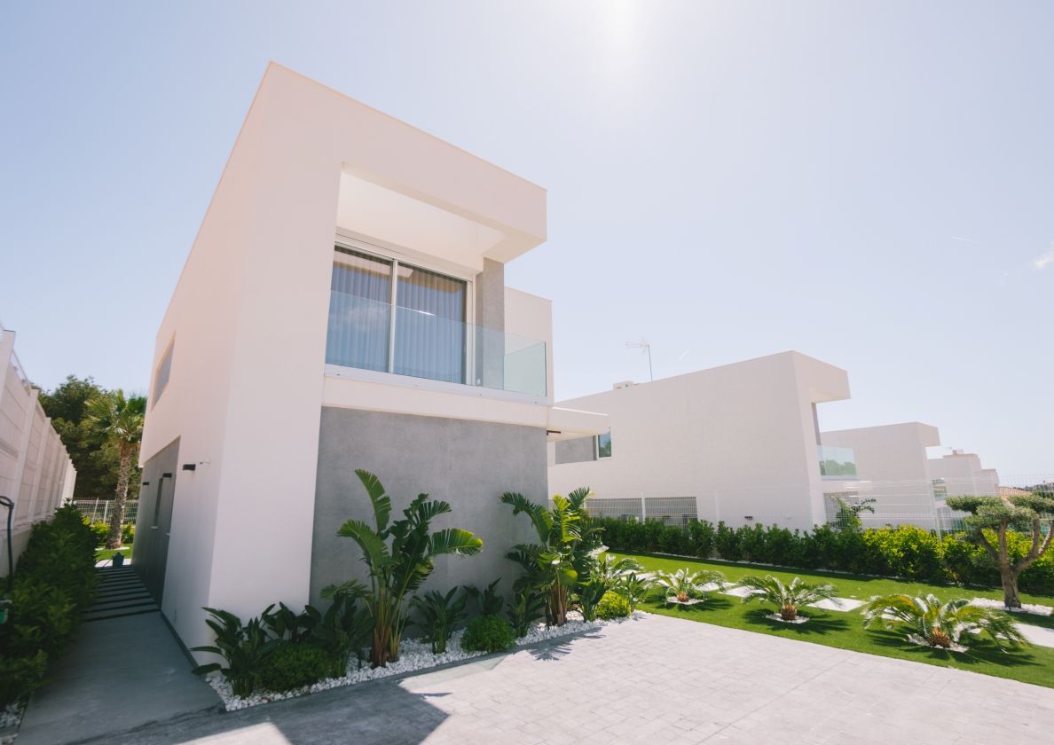 VILLAS  MODERNAS independientes en venta  en Finestrat-Benidorm.