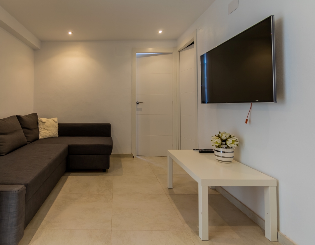 AMPLIA VILLA CON APARTAMENTO DE INVITADOS  EN VENTA EN LA NUCIA