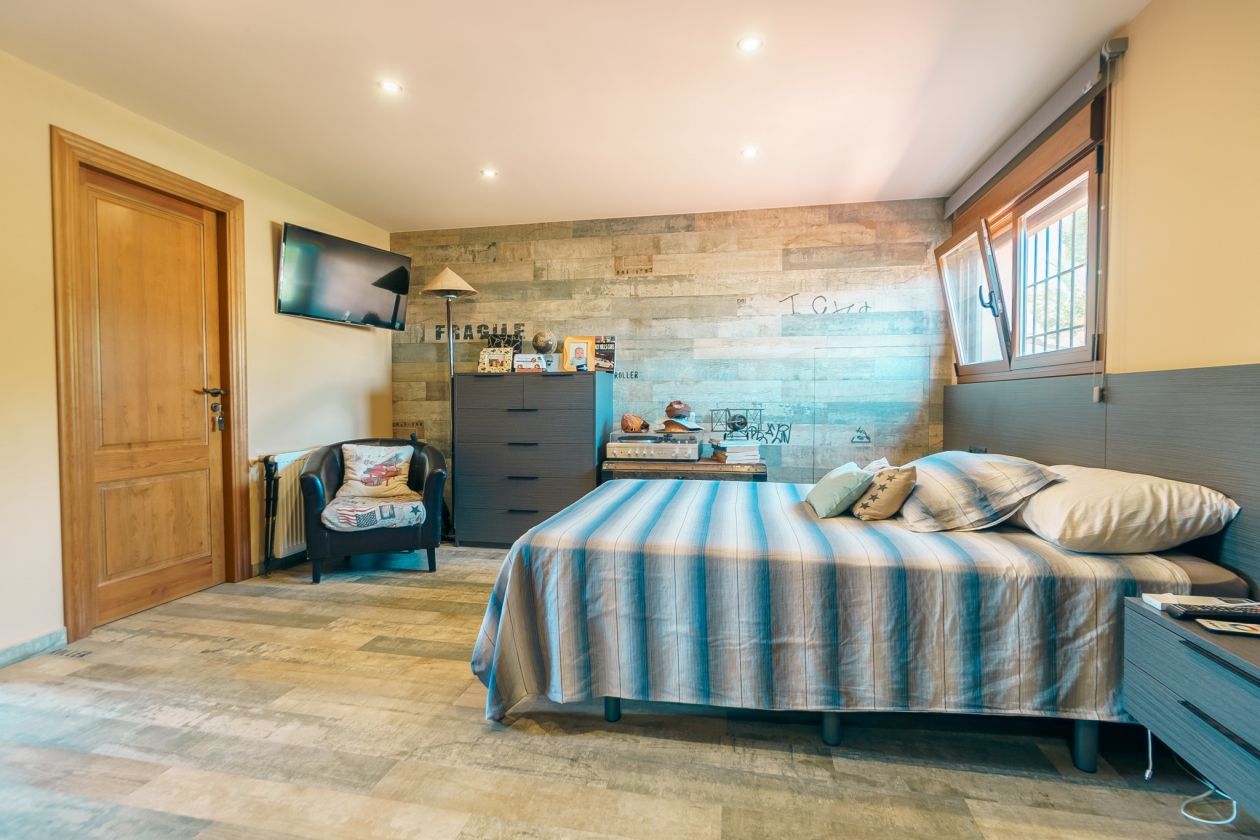 Impresionante chalet estilo rústico en venta  La Nucia