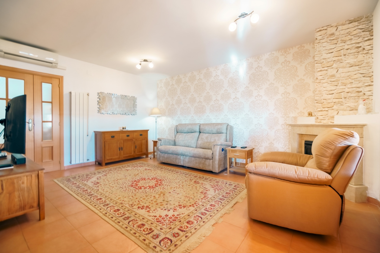 MARAVILLOSA VILLA ADOSADA EN VENTA EN POLOP