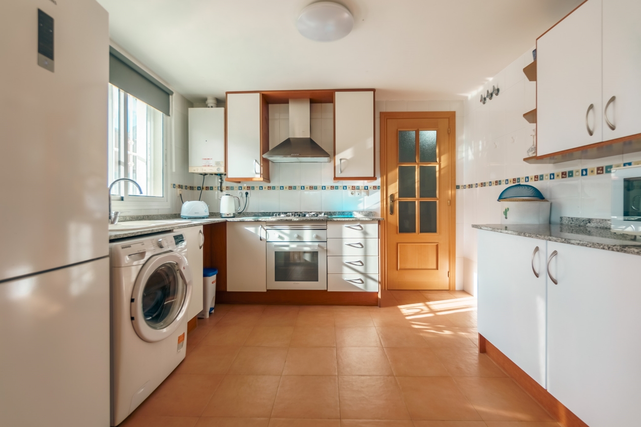 MARAVILLOSA VILLA ADOSADA EN VENTA EN POLOP