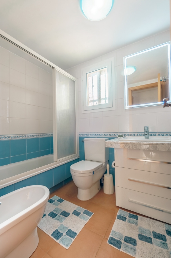 MARAVILLOSA VILLA ADOSADA EN VENTA EN POLOP