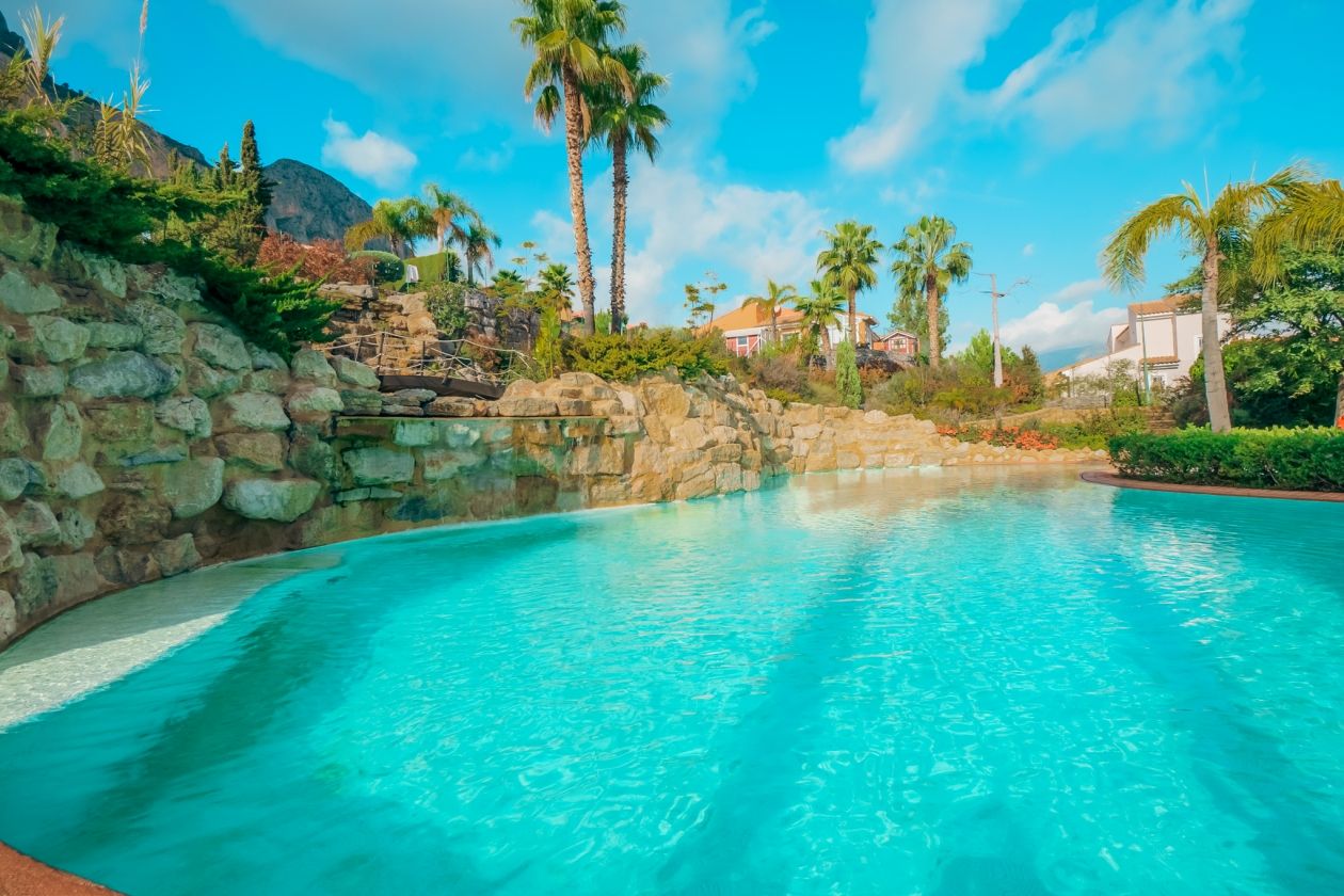 MARAVILLOSA VILLA ADOSADA EN VENTA EN POLOP