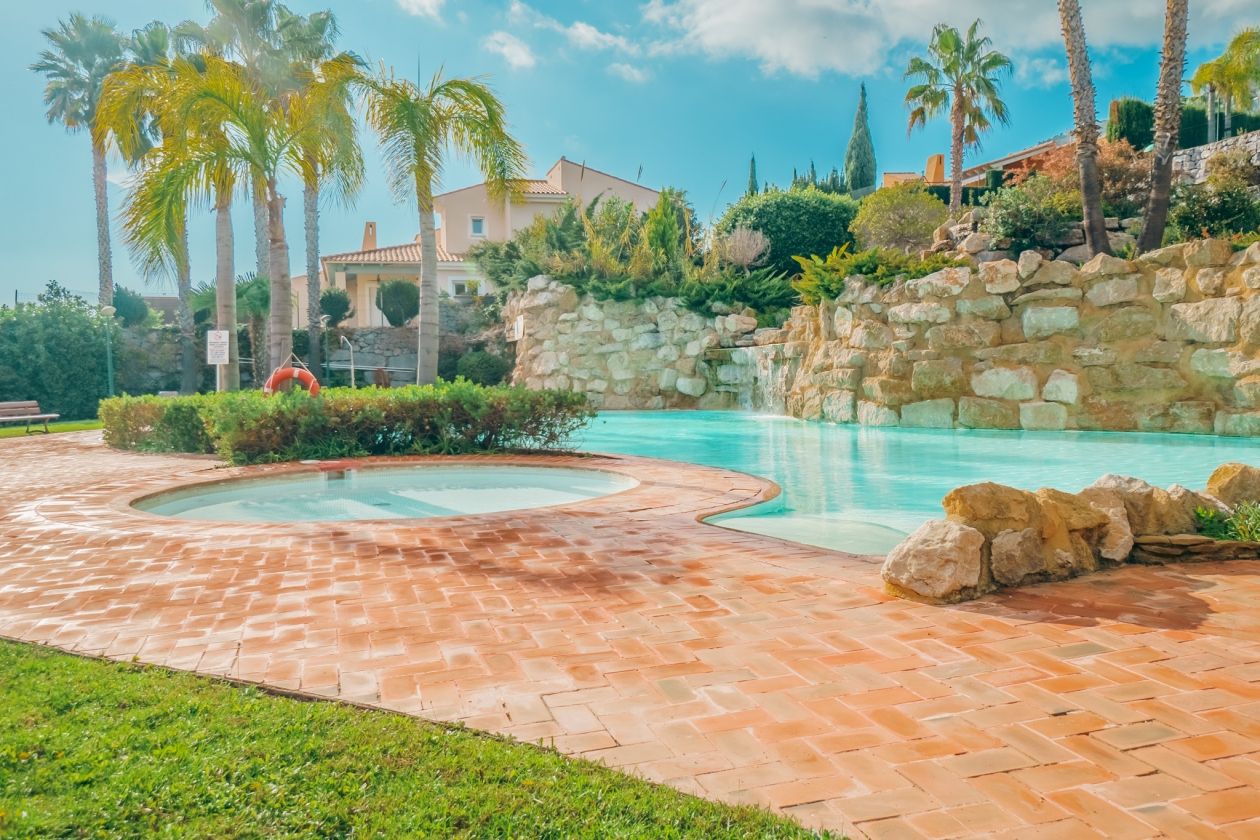 MARAVILLOSA VILLA ADOSADA EN VENTA EN POLOP