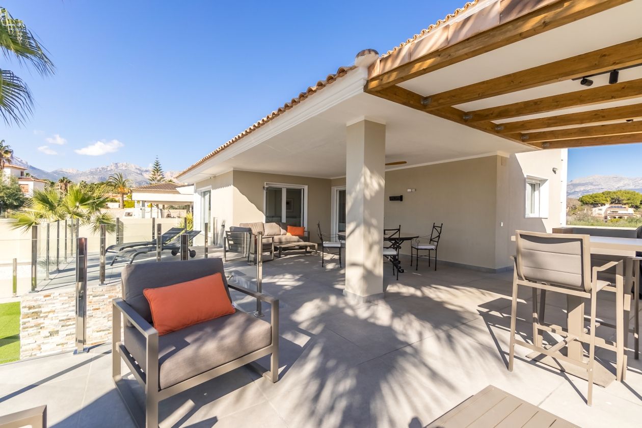 Fantástica villa en venta en Alfaz del Pi