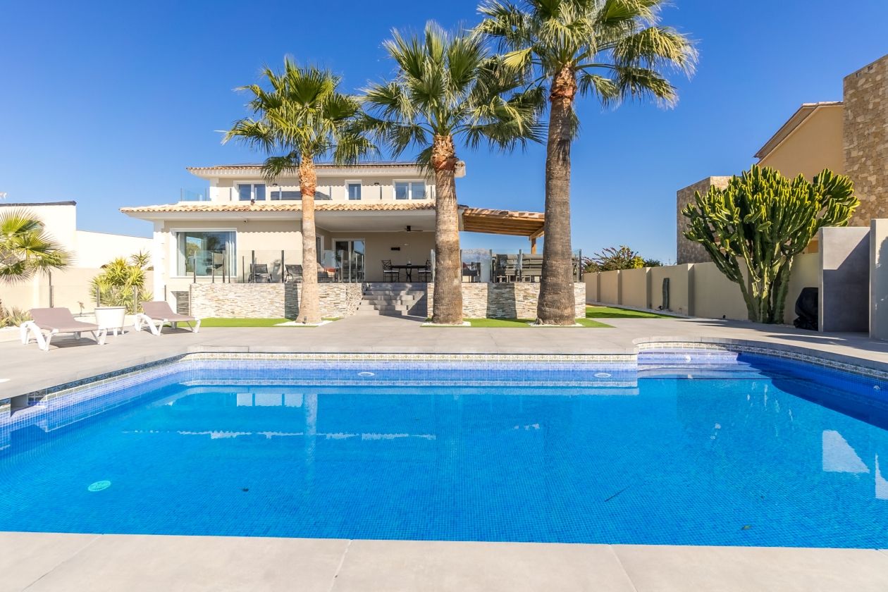 Fantástica villa en venta en Alfaz del Pi