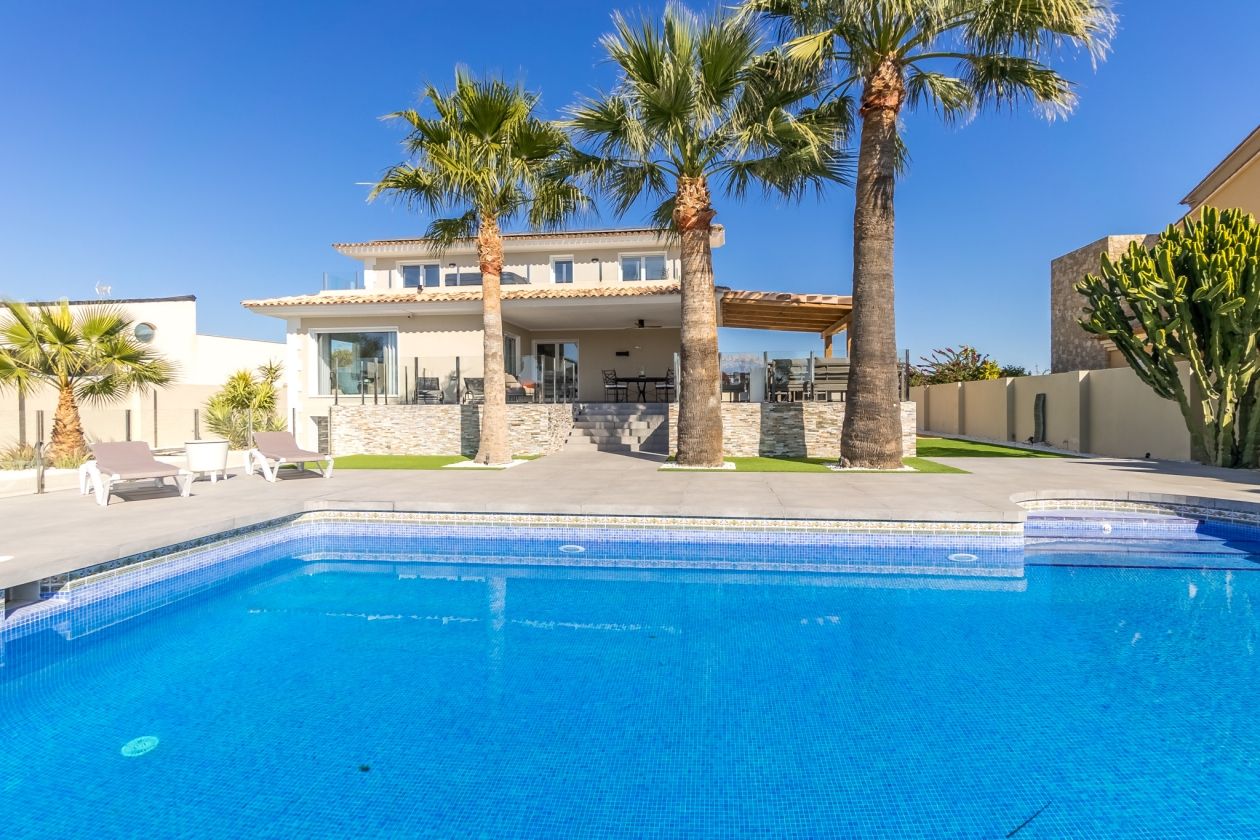 Fantástica villa en venta en Alfaz del Pi