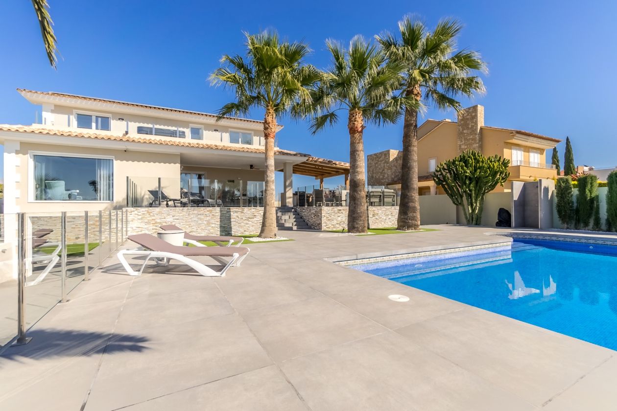 Fantástica villa en venta en Alfaz del Pi