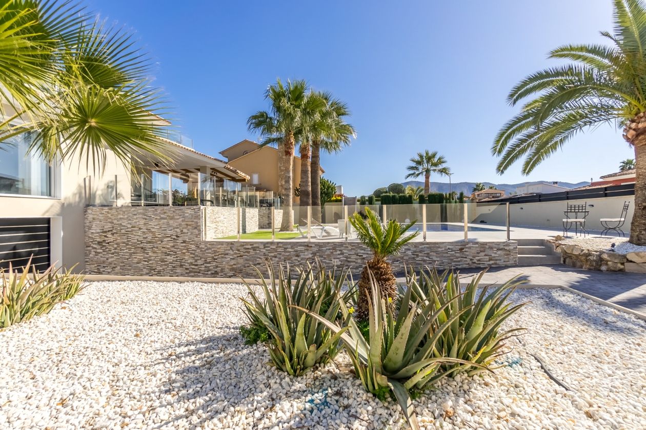 Fantástica villa en venta en Alfaz del Pi